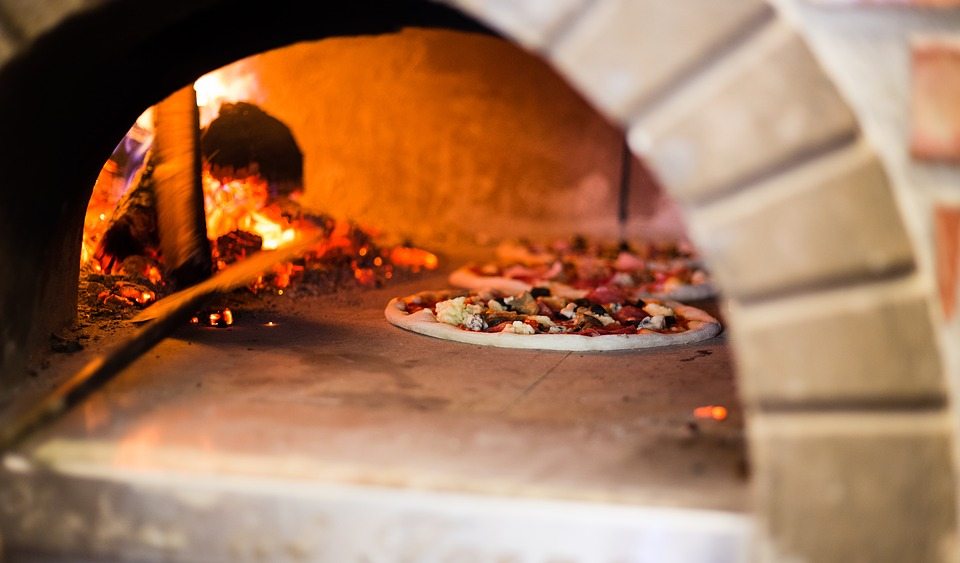 Forno per pizzeria: i forni rotanti, una risorsa duttile per i pizzaioli -  PanoramaChef